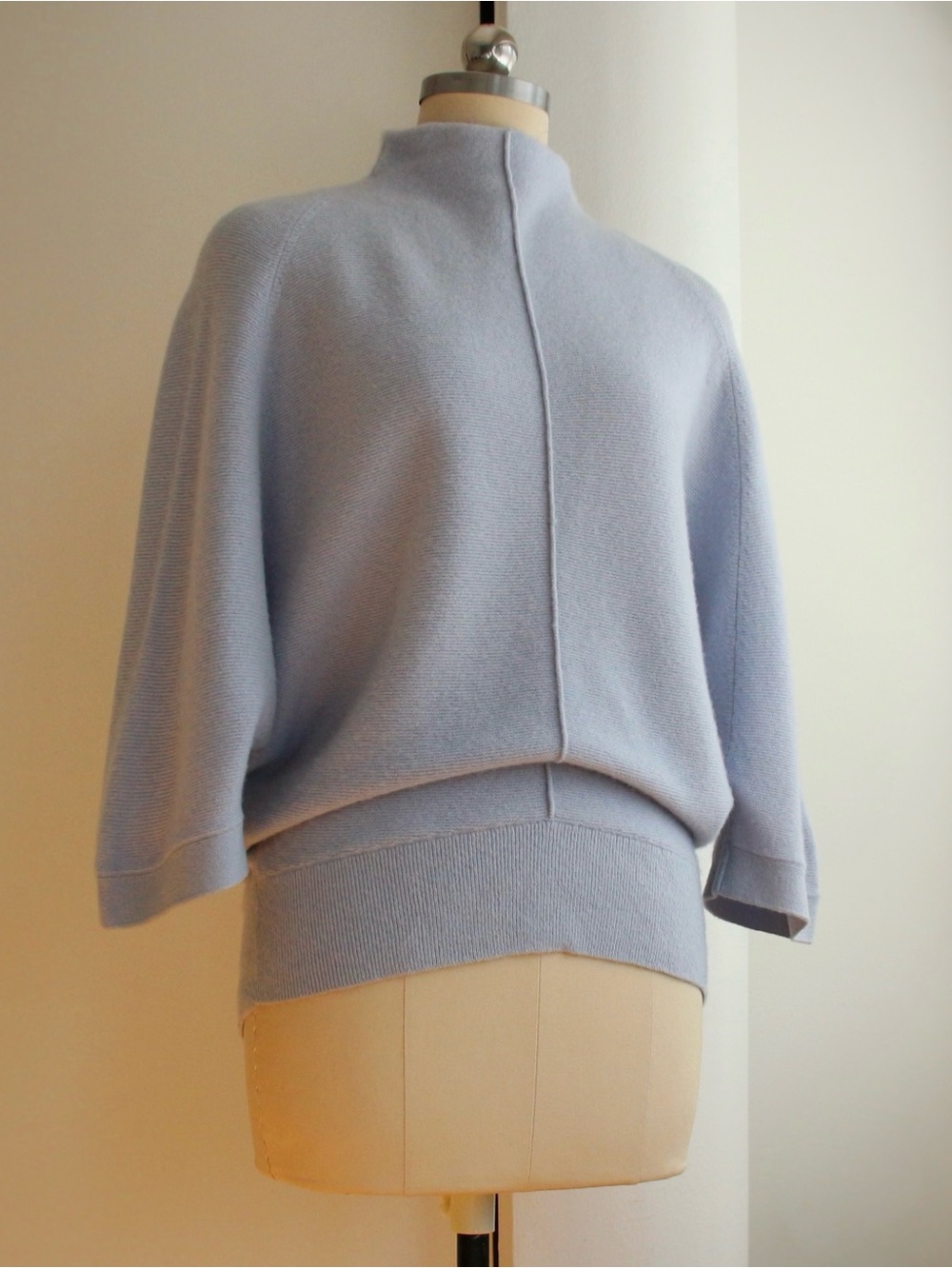Club Monaco Cashmere Links Dolman Knit Jumper - Picture 4 of 8